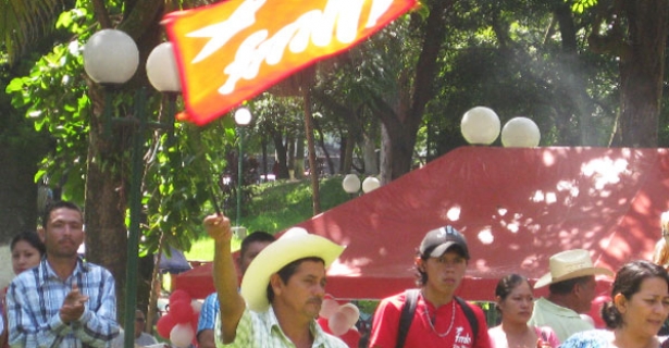FMLN Celebrate
