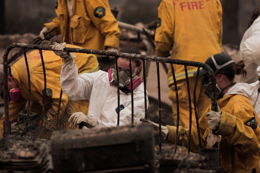 The Other Victims of California’s Fires Workers Inhaling Toxic Fumes