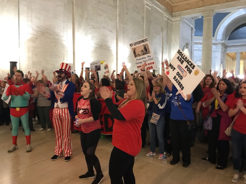WV Lawmakers Approve 5% Pay Raise To All State Employees