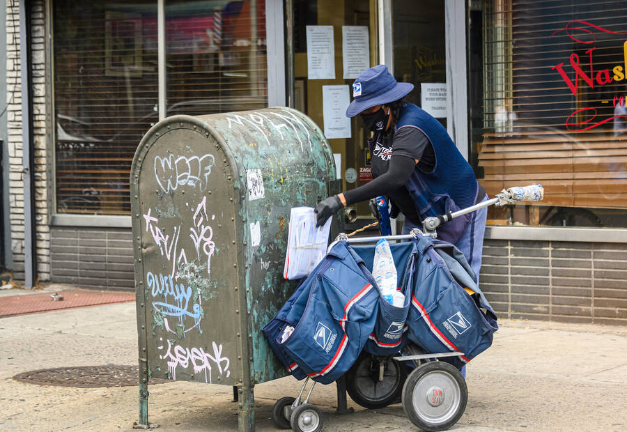 usps baggage fees