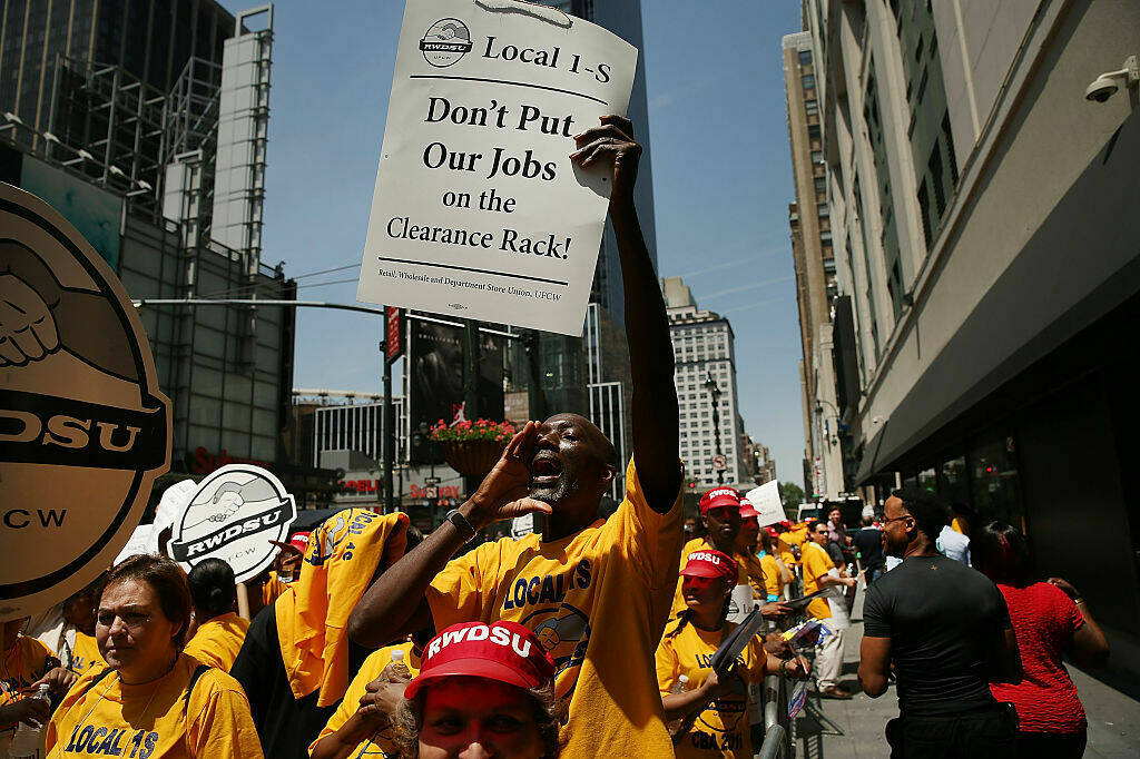 Breaking the Chains Can Labor Unions Organize Retail Workers? In